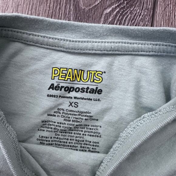 Peanuts Aéropostale Snoopy Après Ski Cropped Tee XS - Picture 4 of 4
